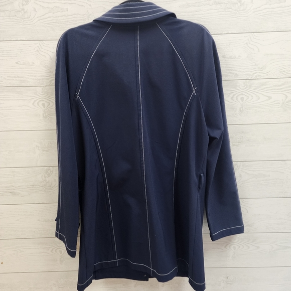 St. John Jacket - Picture 7 of 9